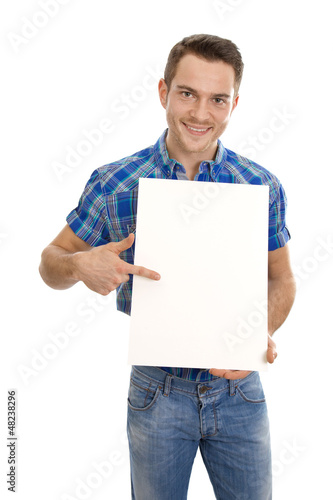 Photo: Junger Mann mit einem Werbeschild isoliert Junger Mann mit einem Werbeschild isoliert