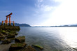 鳥居と海