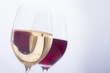 Weißwein und Rotwein