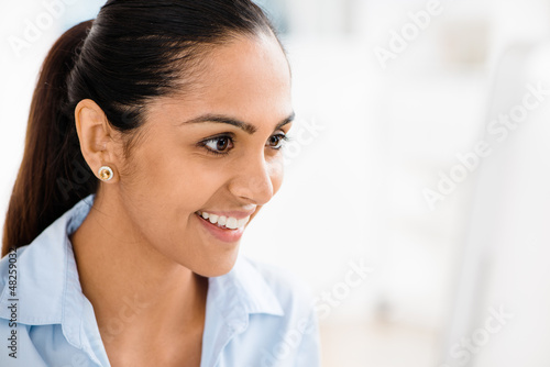 Photo: Indian business woman pretty smiling office Indian business woman pretty smiling office