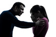 Foto: couple woman crying man consoling silhouette couple woman crying man consoling silhouette