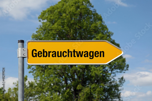 Photo: Pfeil mit Baum GEBRAUCHTWAGEN Pfeil mit Baum GEBRAUCHTWAGEN