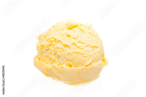 Photo: Einzelne Kugel Orangen-Eis Einzelne Kugel Orangen-Eis