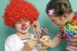 kinder verkleiden und schminken im Fasching