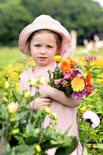 Photo: Mädchen mit Blumen Mädchen mit Blumen