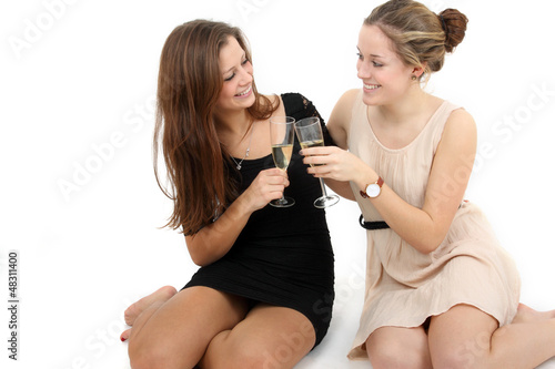 Photo: Anstossen mit Sekt Anstossen mit Sekt