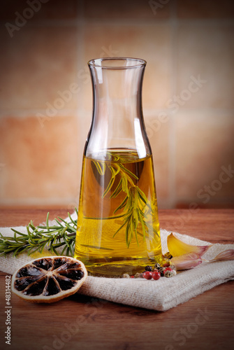 Photo: olio di oliva aromatizzato olio di oliva aromatizzato