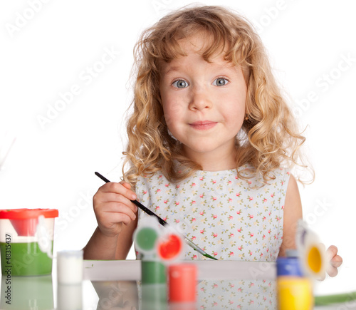 Photo: Girl, draws paint Girl, draws paint