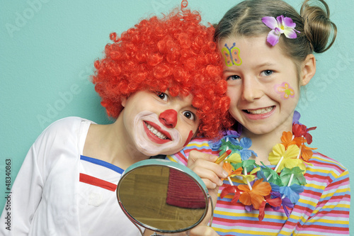 Photo: Kinder freuen sich auf den Karneval Kinder freuen sich auf den Karneval