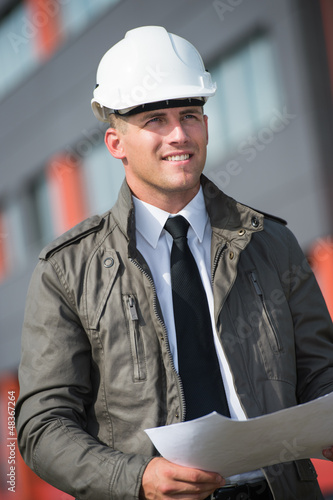 Photo: Architecte - ingénieur Architecte - ingénieur