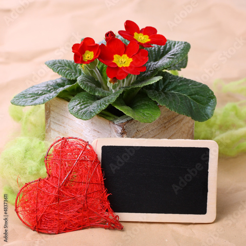 Photo: Blumendeko mit Herz und Textfreiraum Blumendeko mit Herz und Textfreiraum