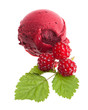 Eine Kugel Eis mit Waldhimbeeren
