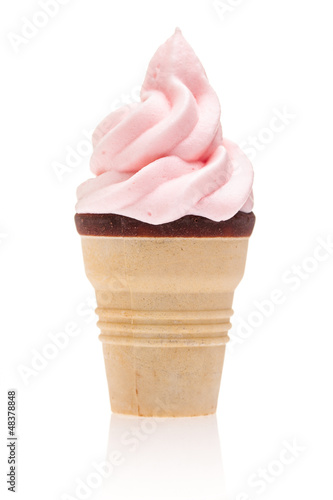 Photo: Softeis Erdbeer in Waffel Softeis Erdbeer in Waffel