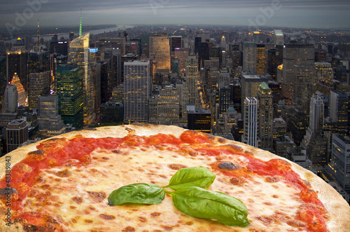 Photo: N.Y. Pizza margherita fly to the town N.Y. Pizza margherita fly to the town