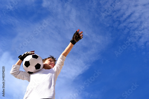 Photo: Kind mit fußball Kind mit fußball