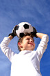 Foto: Kind mit fußball Kind mit fußball