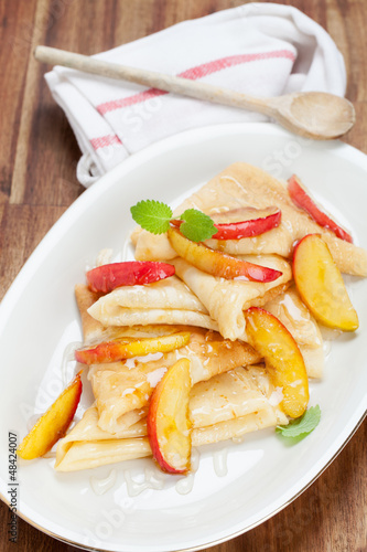 Photo: Crêpes mit karamellisierten Apfelspalten Crêpes mit karamellisierten Apfelspalten