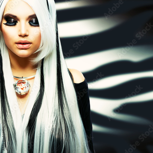 Photo: Beauty Fashion Girl black and white style Beauty Fashion Girl black and white style