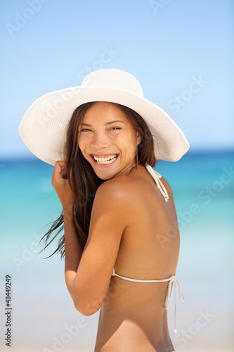 Photo: Asian woman beach portrait Asian woman beach portrait