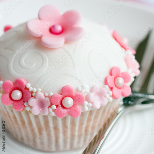 Photo: Flower cupcake Flower cupcake