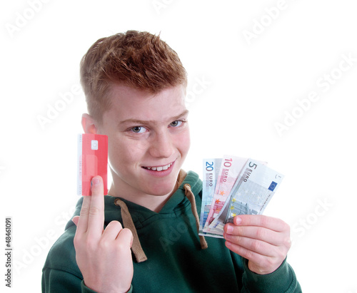 Photo: Junge zeigt Bankkarte und Geldscheine Junge zeigt Bankkarte und Geldscheine