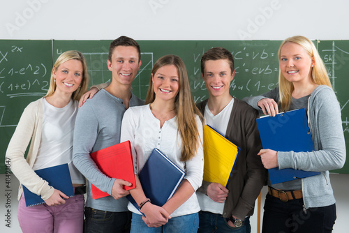 Photo: gemeinsam in der gruppe lernen gemeinsam in der gruppe lernen
