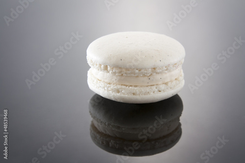 Photo: Vanilla Macaron Vanilla Macaron