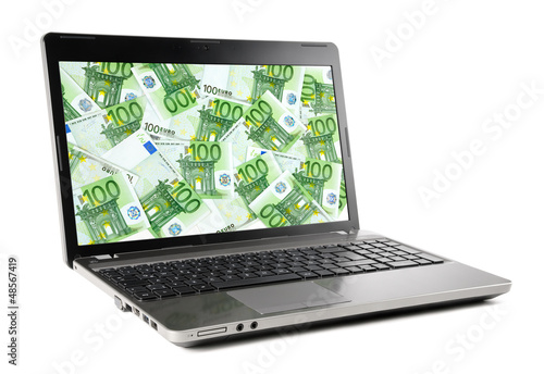 Photo: Hundert Euro Scheine am Monitor Hundert Euro Scheine am Monitor