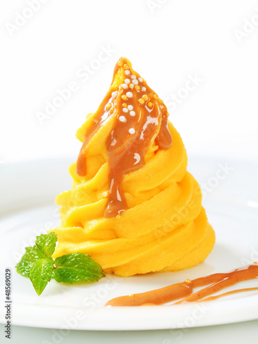 Photo: Soft serve with caramel sauce Soft serve with caramel sauce