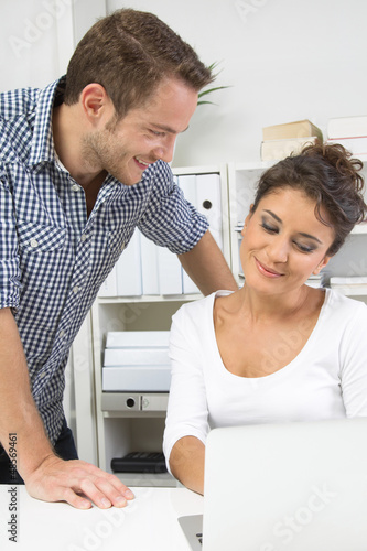 Photo: Liebe am Arbeitsplatz Liebe am Arbeitsplatz
