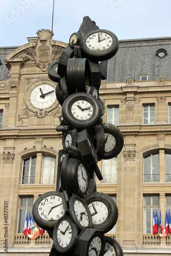 Photo: L'Heure de Tous monument, Saint-Lazare train station, Paris L'Heure de Tous monument, Saint-Lazare train station, Paris