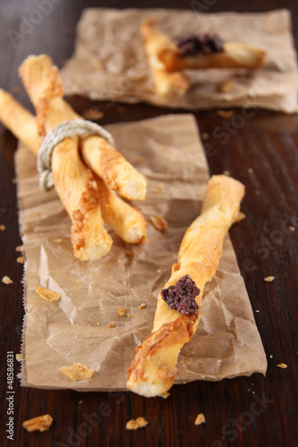 Photo: blätterteigstangen mit tapenade blätterteigstangen mit tapenade