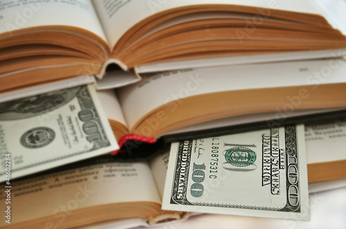 Photo: доллары в книгах доллары в книгах
