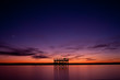 canvas print picture - Dramatischer Sonnenuntergang am See