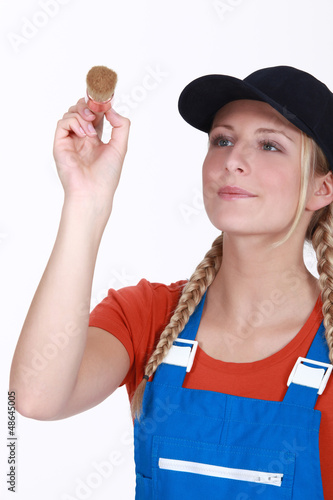 Photo: Blond female decorator Blond female decorator