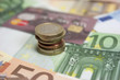 Euros, billetes y monedas, tarjeta de crédito