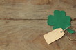 kleeblatt mit schild