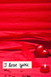 roter hintergrund mit liebeserklärung und textfreiraum