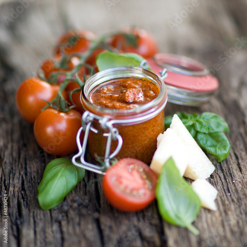 Photo: Pesto, rot Pesto, rot
