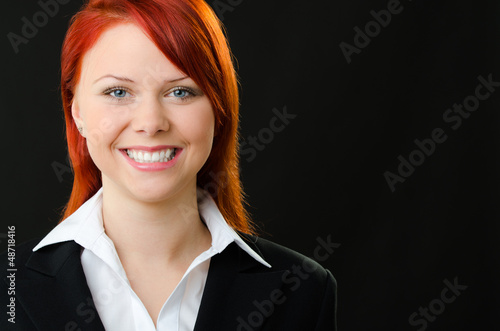 Photo: portrait einer freundlichen geschäftsfrau portrait einer freundlichen geschäftsfrau