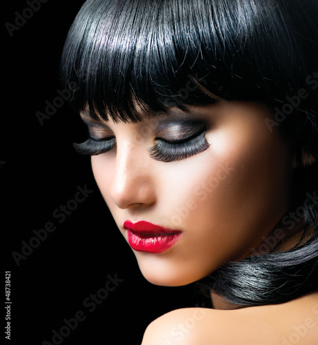 Photo: Fashion Brunette Girl Portrait close-up Fashion Brunette Girl Portrait close-up