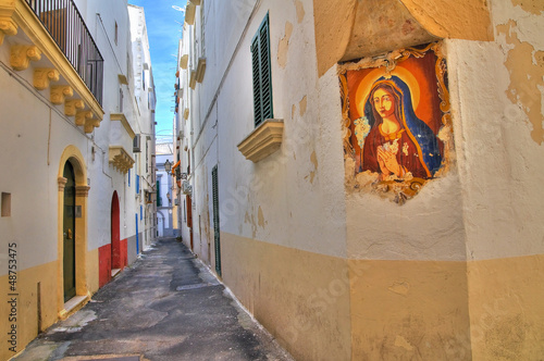 Photo: Alleyway. Gallipoli. Puglia. Italy. Alleyway. Gallipoli. Puglia. Italy.