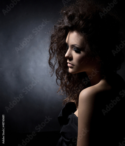 Photo: portrait of a glamorous girl portrait of a glamorous girl