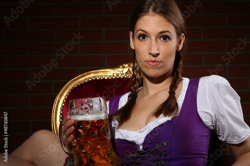 Photo: Frau im Dirndl Frau im Dirndl