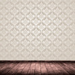 canvas print picture - heller innenraum mit barockem tapetenmuster.