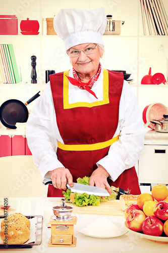Photo: cutting lettuce cutting lettuce