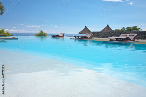 Photo: piscine à débordement avec vue sur l'océan piscine à débordement avec vue sur l'océan