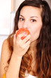 Apfel essen