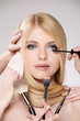 Hübsche Frau mit Gesichts Make up