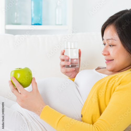 Photo: Maternal nutrition. Maternal nutrition.